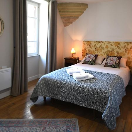 Pat A Touille Bed and Breakfast Treignac Exteriör bild