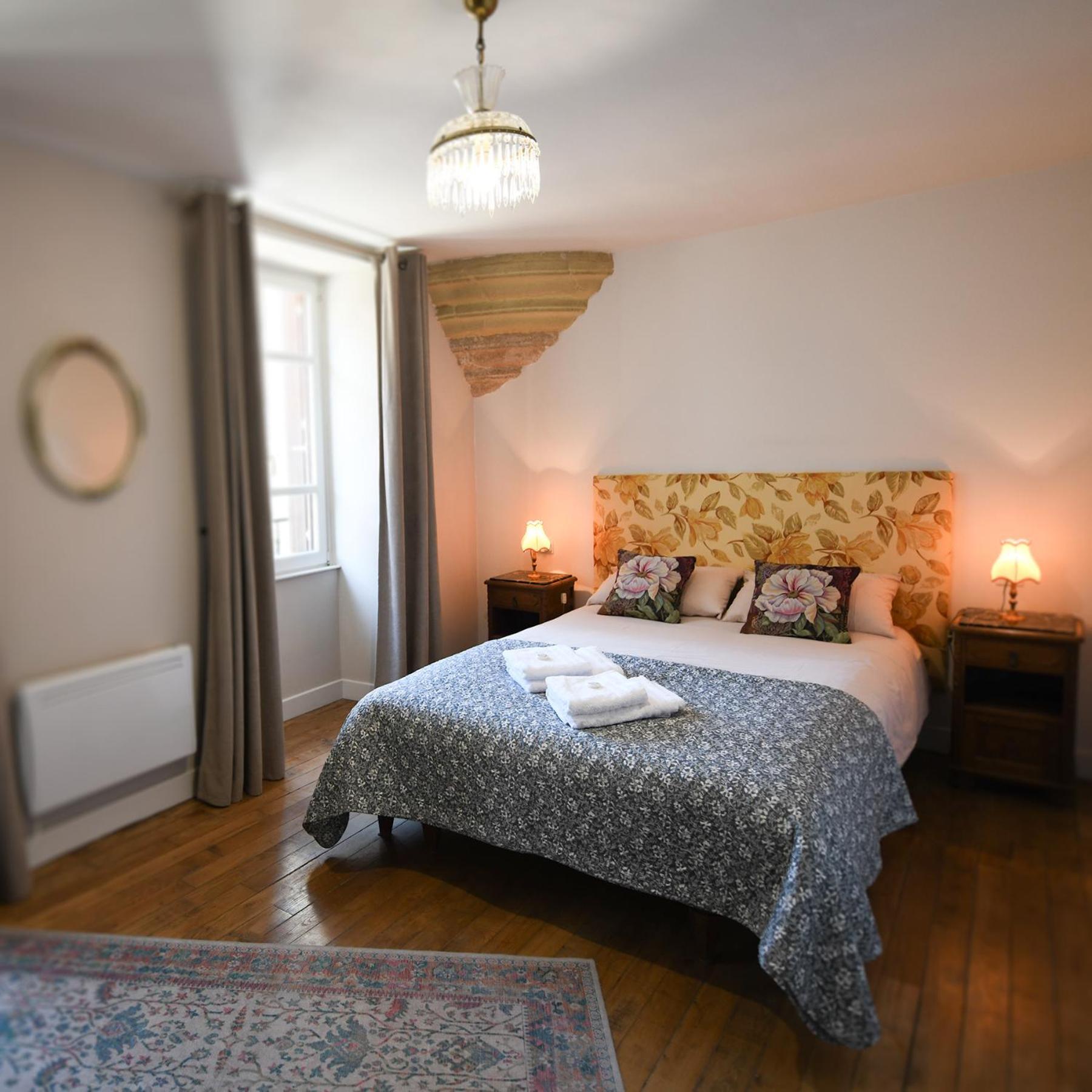 Pat A Touille Bed and Breakfast Treignac Exteriör bild
